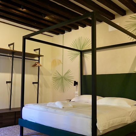 Qn Apartments Venesia Bagian luar foto
