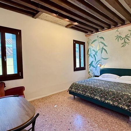 Qn Apartments Venesia Bagian luar foto