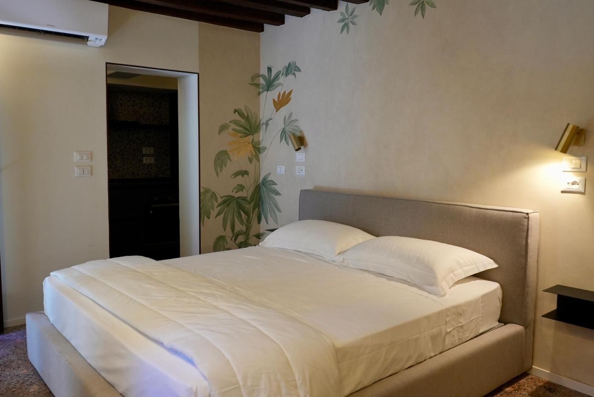 Qn Apartments Venesia Bagian luar foto