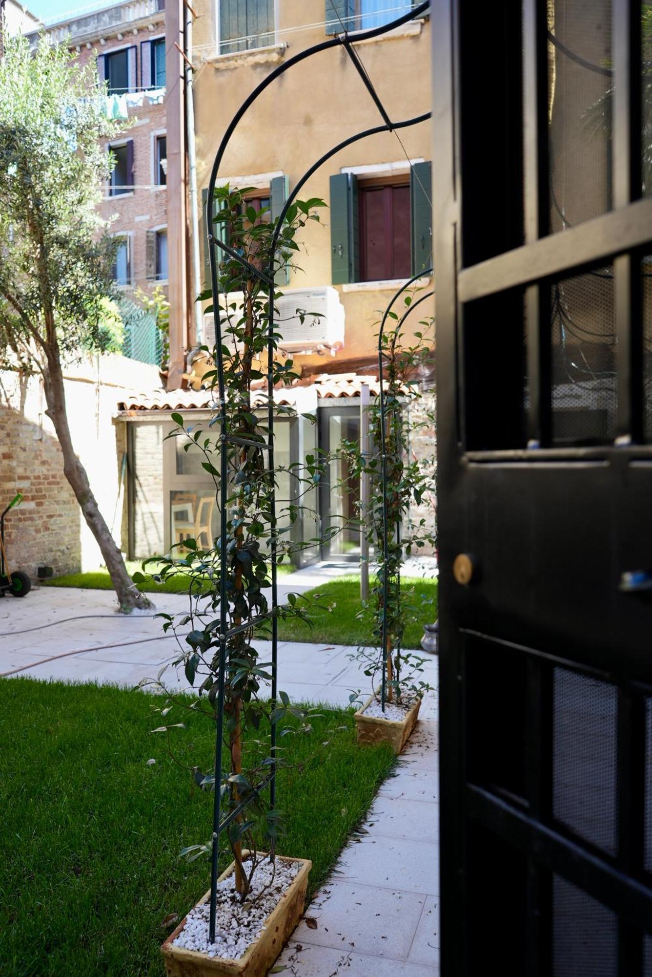 Qn Apartments Venesia Bagian luar foto
