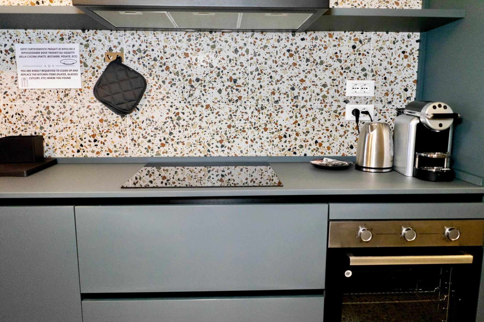 Qn Apartments Venesia Bagian luar foto